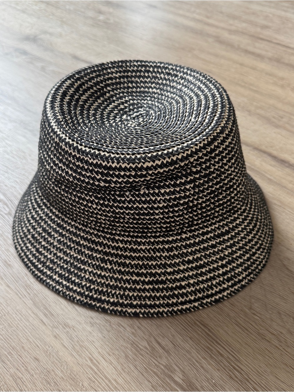 Women’s Black & Cream Woven Bucket Hat